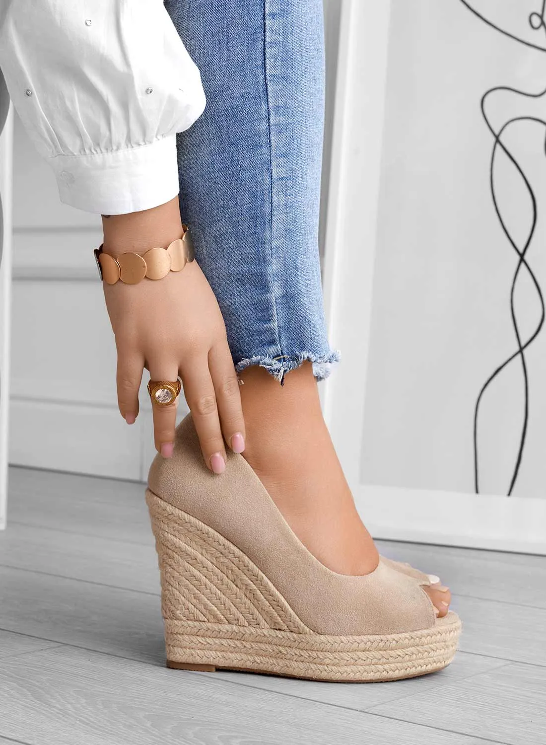 CLEO - Espadrillas Alexoo beige scamosciate con zeppa