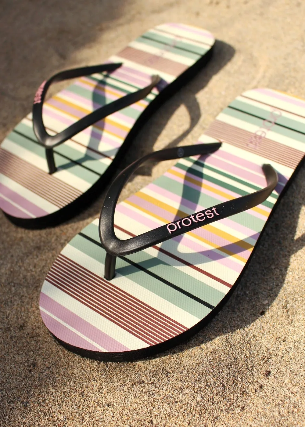 Prttoucan Flip-Flops